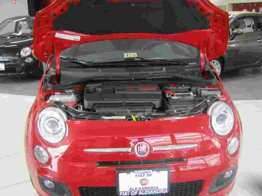 El motor del Fiat 500, MultiAir, mejora el arranque del vehículo y reduce las emisiones de contaminantes.