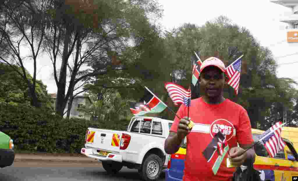 Calamada Kenya iyo Maraykanka oo lagu iibinayo waddooyinka Nairobi, Kenya