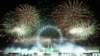 Kembang api menghiasi langit di atas bianglala London Eye saat warga Inggris di seluruh negeri menyambut Tahun Baru, di London, Inggris, 1 Januari 2024. (Maja Smiejkowska/REUTERS)