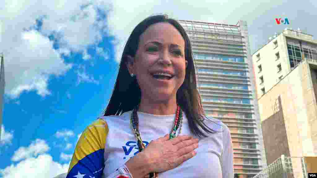 María Corina Machado se sumó a las concentraciones en Caracas Venezuela, para denunciar la toma de posesión de Nicolás Maduro.