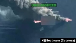 美国“南方之矛”联合特遣部队对三艘由被认定的恐怖组织操作的船只进行了致命袭击。(2026年2月16日)