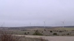 The Maranchon wind farm generates enough energy to power a city of 600,000 people for a year. (Lisa Bryant/VOA)