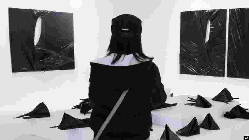 ሆንግ-ኮንግ ኣብ ኣህጉር ኤስያ ዝዓበየ ምርኢት ስነ-ጥበብ ተአንግድ - መጋቢት 25, 2016