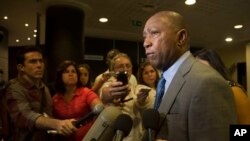 El alcalde de Houston, Sylvester Turner, habló con los medios de comunicación en Cuba sobre la exploración de oportunidades de negocios en energía, salud, turismo y deportes.