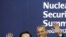 El presidente de Corea del Sur, Lee Myung-bak y el presidente Barack Obama al abrir la cumbre de seguridad nuclear.