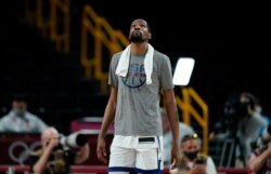 Kevin Durant (7) de Estados Unidos reacciona después de su victoria en el juego de semifinales de baloncesto masculino contra Australia en los Juegos Olímpicos de Verano de 2020, el jueves 5 de agosto de 2021, en Saitama, Japón.