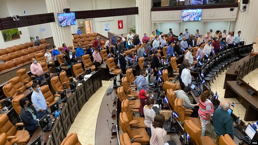 Algunos curules lucían vacíos esta semana en el parlamento de Nicaragua