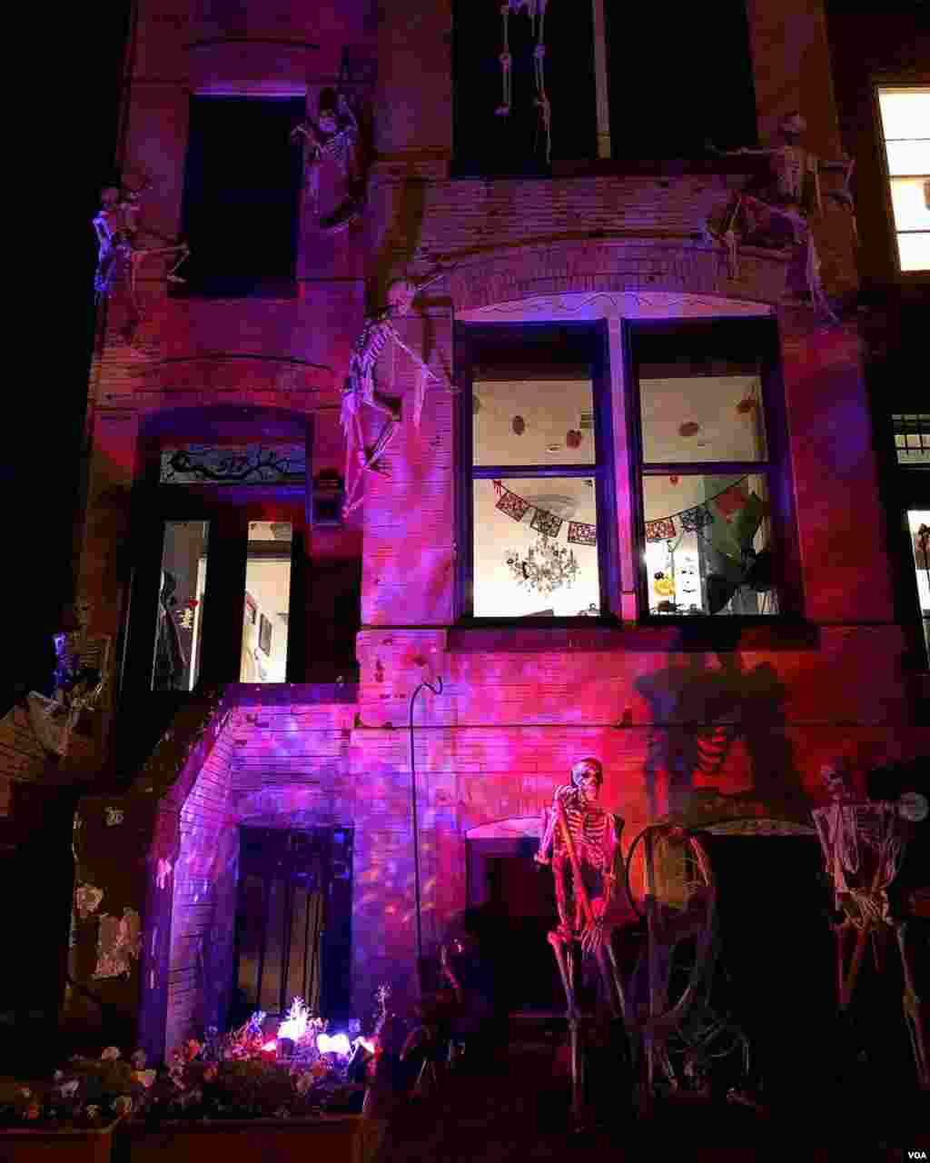 Decoraciones de Halloween en Washington D.C. Foto: Iacopo Luzi, VOA. Oct. 30 de 2018.