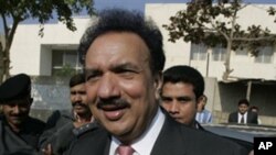 Pakistani Interior Minister Rehman Malik (file photo)