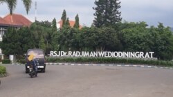 Rumah Sakit Jiwa Dr. Radjiman Wediodiningrat, Lawang, Kabupaten Malang, sekitar 450 pasien dirawat inap di tempat ini (foto VOA/Petrus Riski). 