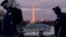 မြို့တော် ဝါရှင်တန်ရှိ Washington Monument လွတ်လပ်ရေးကျောက်တိုင် အနီးမြင်ကွင်း။ (ဇန်နဝါရီ ၁၈၊ ၂၀၂၁)