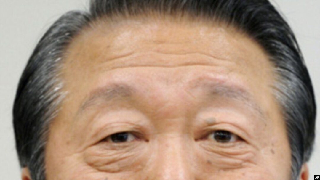 Japanese political power broker Ichiro Ozawa attends a news conference in Tokyo, 28 Dec. 2010
