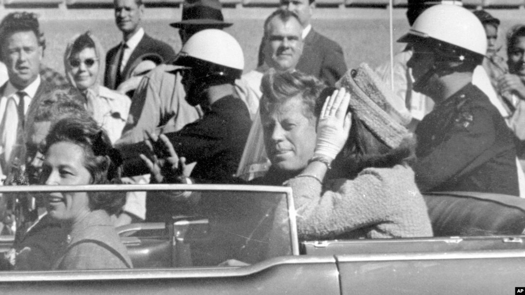 Президент Джон Кеннеди и первая леди Жаклин Кеннеди. Даллас, 22 ноября 1963 г.