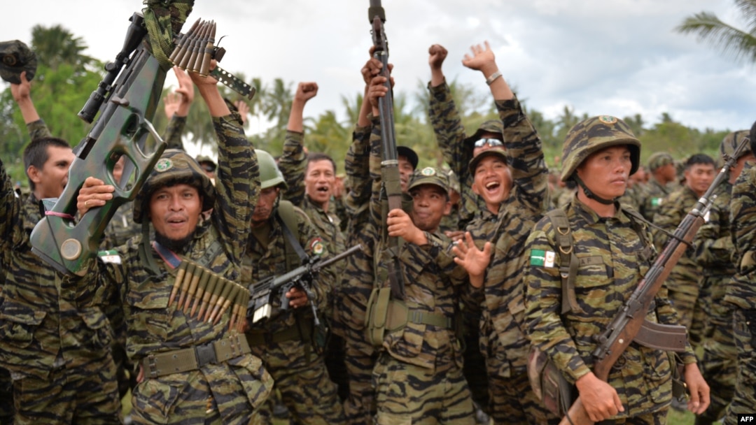 Gerilyawan Muslim Moro (MILF) di Mindanao, Filipina Selatan (foto: dok).