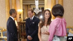 El presidente Obama, el príncipe William, la duquesa de Cambridge y la primera dama Michelle Obama en el palacio de Buckingham en 2011.