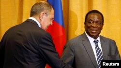 Umongameli Emmerson Mnangagwa esemukela umphathintambo wezobuldlelano be Russian lamanye amazwe, uMnu. Sergey Lavrov . 