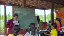 Battambang Teachers Use Makeshift Classrooms to Tutor Students