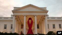 За Денот на борба против СИДА Обама објави нова помош