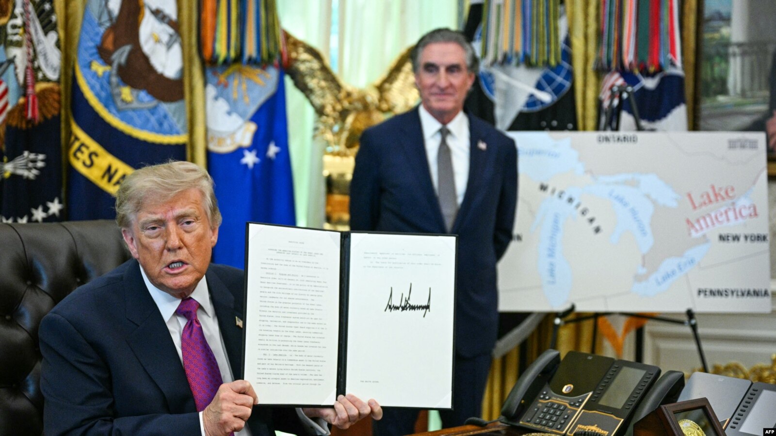 Президент Трамп пояснив, чого перейменував озеро