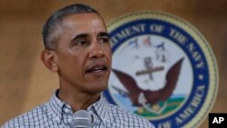 En clave interna, Obama defendió su reforma sanitaria que aprobó en 2010, y que su sucesor, Donald Trump, prometió borrar del mapa durante la campaña electoral.