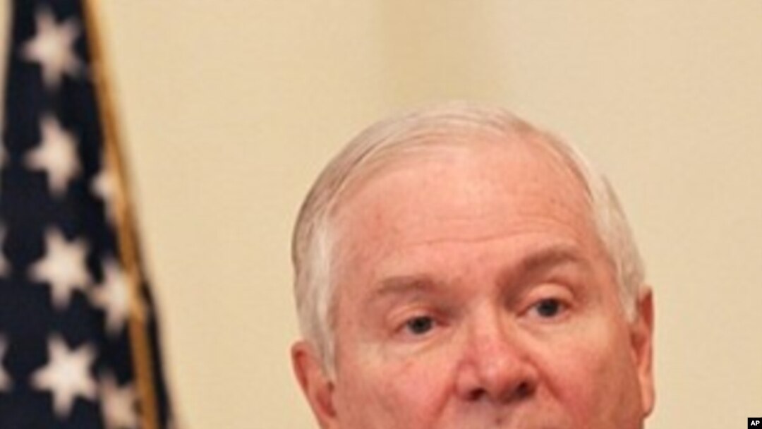 US Defense Secretary Robert Gates talks during a joint press conference with Afghan President Hamid Karzai (unseen) at the Presidential Palace in Kabul, 08 Dec 2009