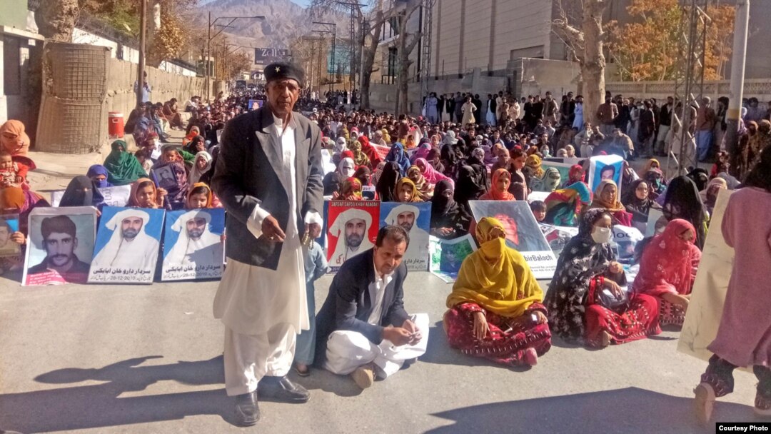 کوئٹہ میں جبری لاپتا افراد کے لواحقین کا احتجاجی دھرنا۔ فائل فوٹو