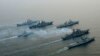 FILE- Kapal perang Rusia dan India ikut serta dalam latihan angkatan laut bersama di dekat pelabuhan Vladivostok di Pasifik Rusia, sekitar 6.400 kilometer timur Moskow, 26 April 2007. (AP)