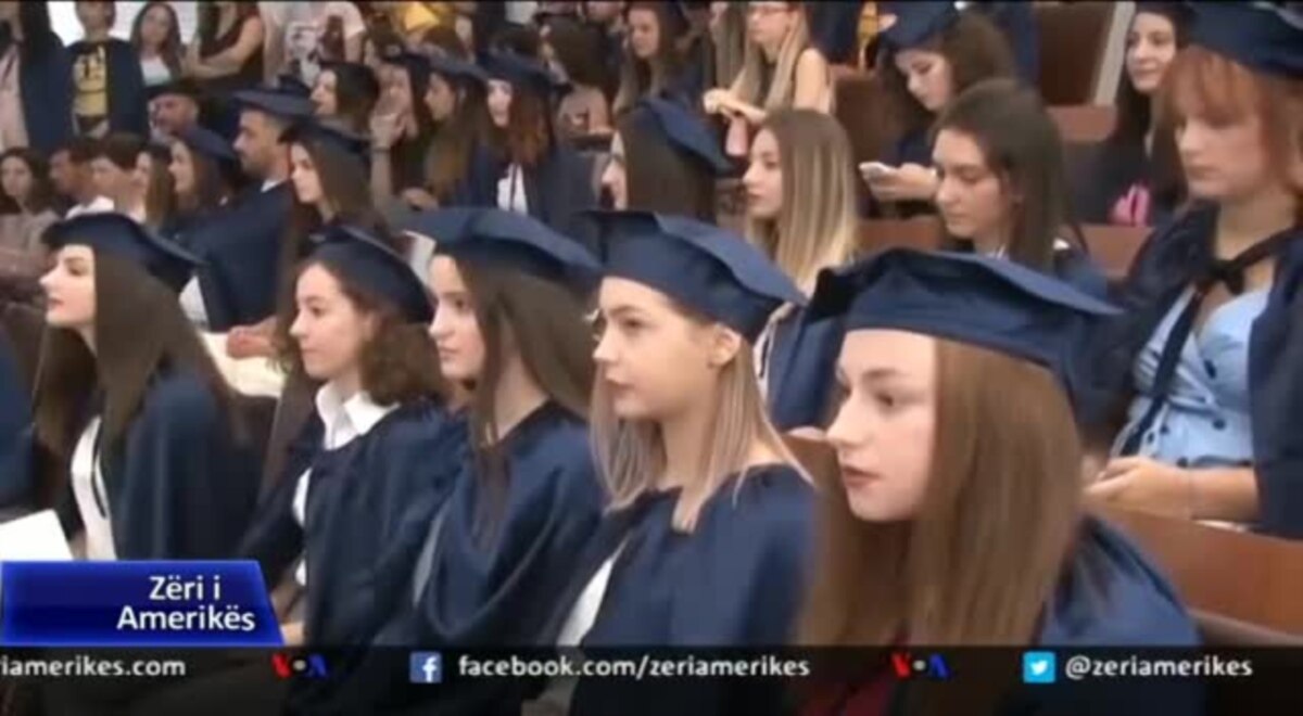 Sfidat e studentëve shqiptarë me tregun e punës