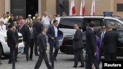 La gira de Romney por Gran Bretaña, Israel y ahora Polonia ha estado plagada de controversias.