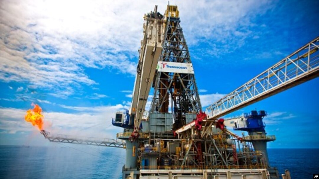 БП го реинсталира поклопецот за запирање на нафтеното излевање