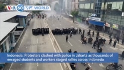 VOA60 Addunyaa - Protesters clashed with police in Jakarta as workers rallied against a new labor rights law