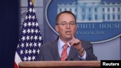 El jefe de gabinete de la Casa Blanca, Mick Mulvaney, dijo el domingo que: "Nunca dije que hubiera un quid pro quo porque no lo hay". 