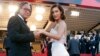 Supermodel Bella Hadid dan ayahnya yang keturunan Palestina, Mohamed Hadid dalam acara festival film internasional di Cannes, Prancis (foto: dok). 