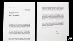 Foto yang menunjukkan surat lengkap Emeritus Paus Benediktus XVI tentan PausFransiskus yang dirilis Vatikan pada 17 Maret 2018.