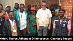 Le directeur général de l'OMS, Tedros Adhanom Ghebreyesus, au milieu du personnel des agences des Nations unies chargées de la lutte contre Ebola à Beni, Nord-Kivu, RDC, 8 novembre 2018. (Twitter/ Tedros Adhanom Ghebreyesus)