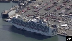 Kapal pesiar Grand Princess juga sempat terkatung-katung sebelum akhirnya berlabuh di San Francisco, California, AS (foto: dok). 