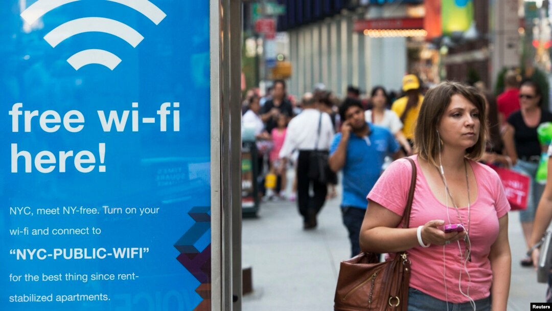 Muchas comunidades ya tienen bolsones de Wi-Fi gratis limitada, pero hasta ahora esos servicios se concentraban en lugares públicos importantes.