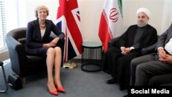 دیدار ترزا می نخست وزیر بریتانیا با حسن روحانی رئیس جمهوری ایران در حاشیه مجمع عمومی سازمان ملل متحد در نیویورک - شهریور ۱۳۹۶ 