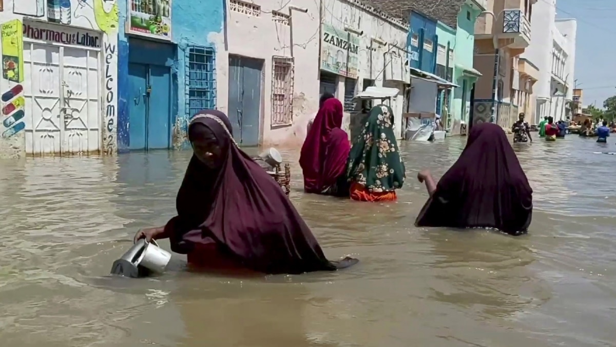 Somali Floods Displace Hundreds Of Thousands Raise Fears Of