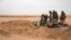 Des soldats mauritaniens à un avant-poste de la force opérationnelle G5 Sahel dans le sud-est de la Mauritanie, le long de la frontière avec le Mali, le 22 novembre 2018.