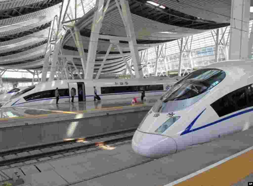 京沪线上的高铁列车