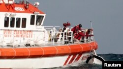 Boat Sinks Off Turkish Coast, 24 Dead 