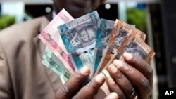 Six months of fighting in South Sudan is impacting money transfer services, business operators say.