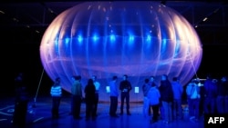 Le ballon Google Project Loon, qui permet une diffusion du WiFi à haute altitude, exposé au Musée de l'Air Force à Christchurch.