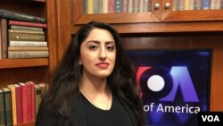 Pari Ibrahim, pendiri dan direktur eksekutif Free Yezidi Foundation dalam wawancara dengan VOA in Washington, DC. (VOA/Eva Mazrieva)