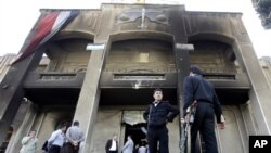 هێزه‌کانی ئاسایشی سوریا هێرش ده‌که‌نه‌ نزیک مزگه‌وتێـک که‌ خۆپـیشـانده‌ران تیایدا گردبوونه‌ته‌وه‌