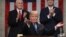 El presidente Donald Trump agradece los aplausos durante el discurso sobre el Estado de la Unión.