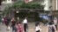 香港遊行繼續 商店地鐵提前關門