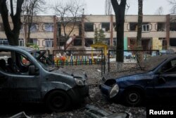 Oštećeni vrtić u kijevskom naselju Djeprovski.