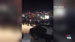 تجمع مردم آبدانان مقابل منزل یعقوب محمدی، معلم بازداشت‌شده، برای حمایت از او